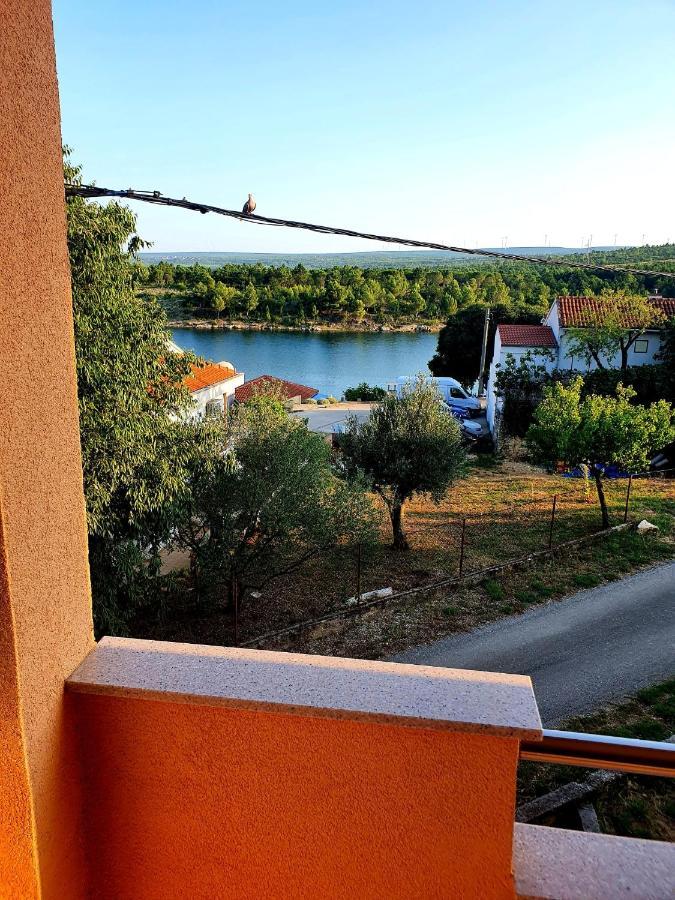 Apartmani Desnica Kruševo المظهر الخارجي الصورة
